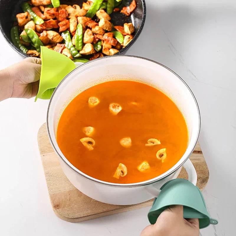 2-Pack Silicone Oven Mitt Clips – Heat Resistant & Anti-Slip